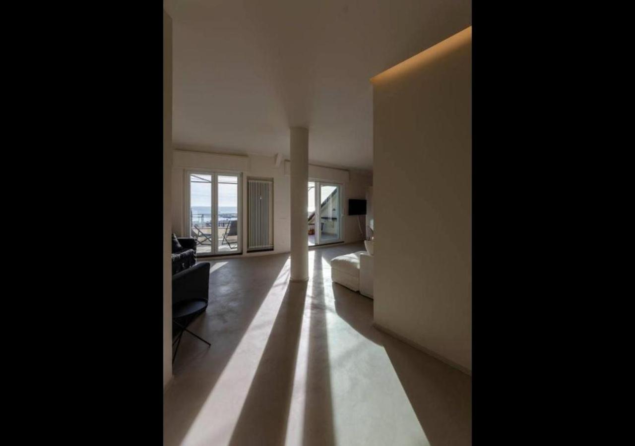 Joivy Exclusive Flat For 8, With Stunning City And Seaview Genova