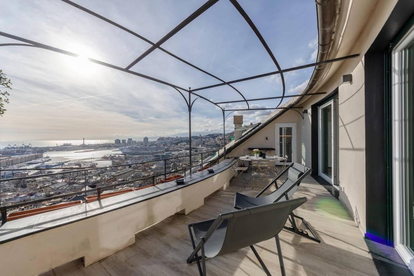 Appartamento Joivy Exclusive Flat For 8, With Stunning City And Seaview *