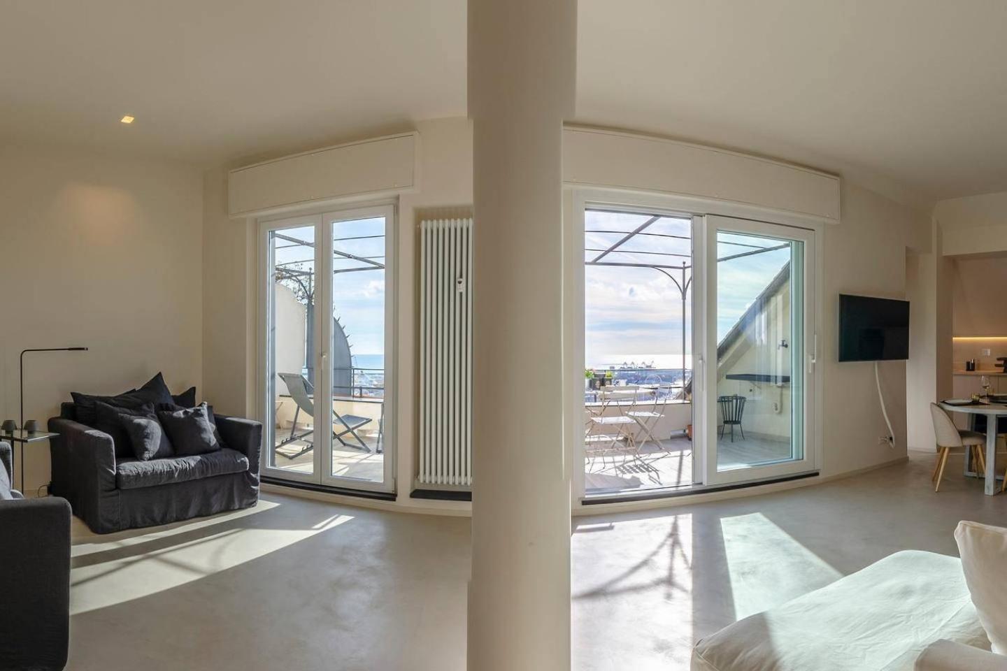 Appartamento Joivy Exclusive Flat For 8, With Stunning City And Seaview Genova