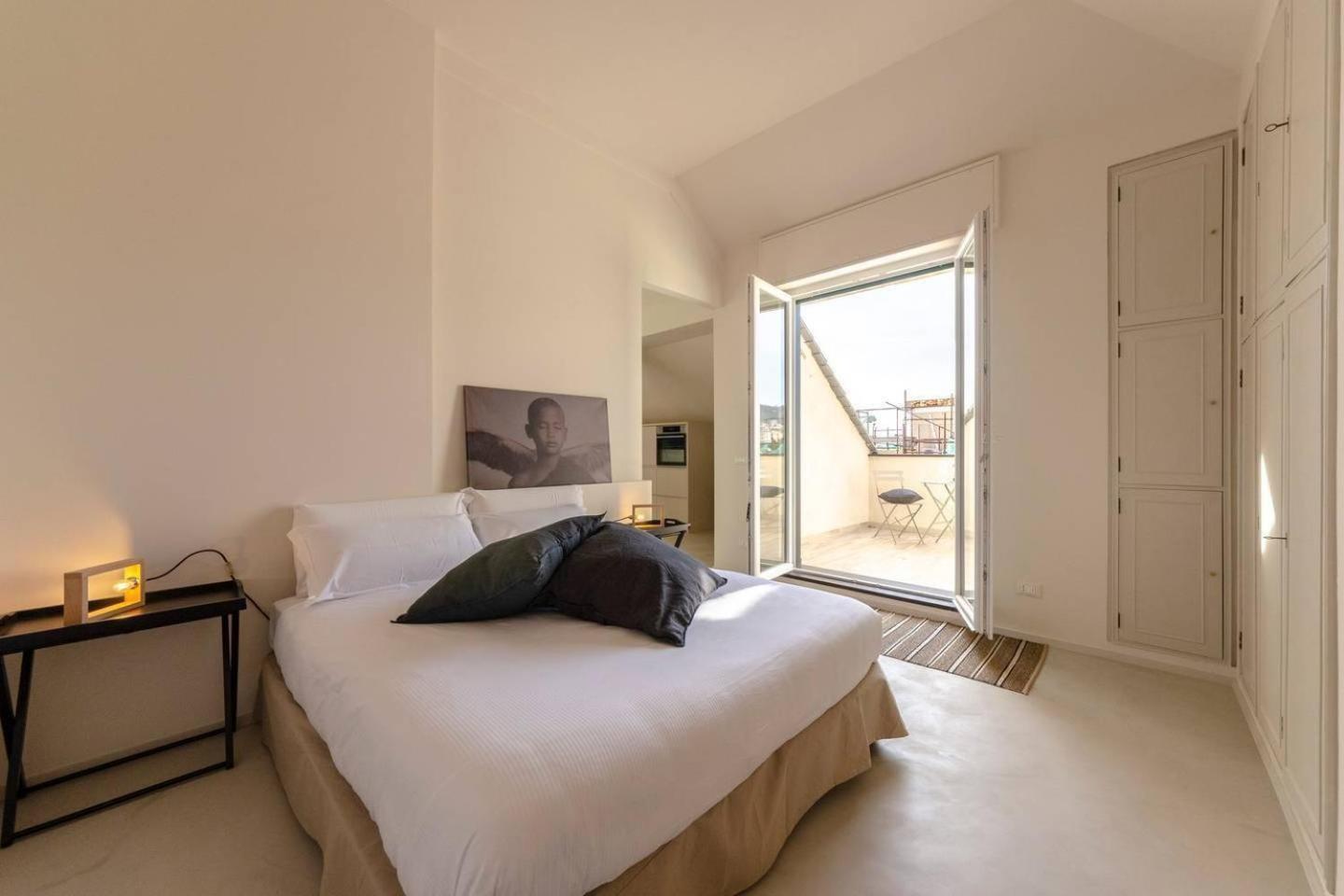 Joivy Exclusive Flat For 8, With Stunning City And Seaview Genua