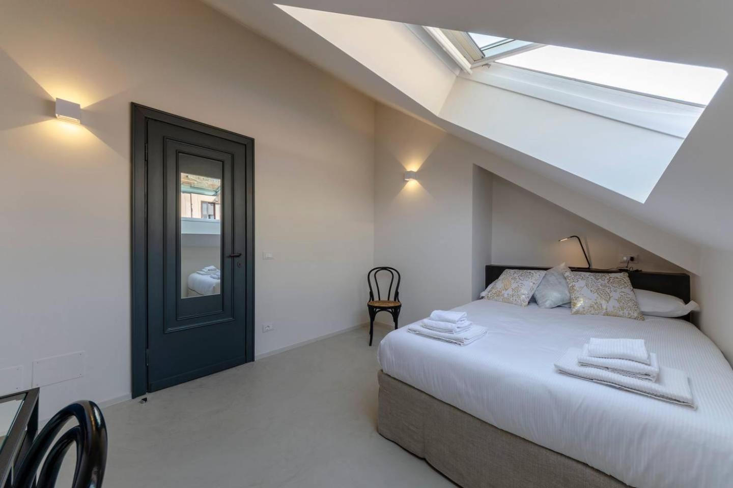 Joivy Exclusive Flat For 8, With Stunning City And Seaview Genova
