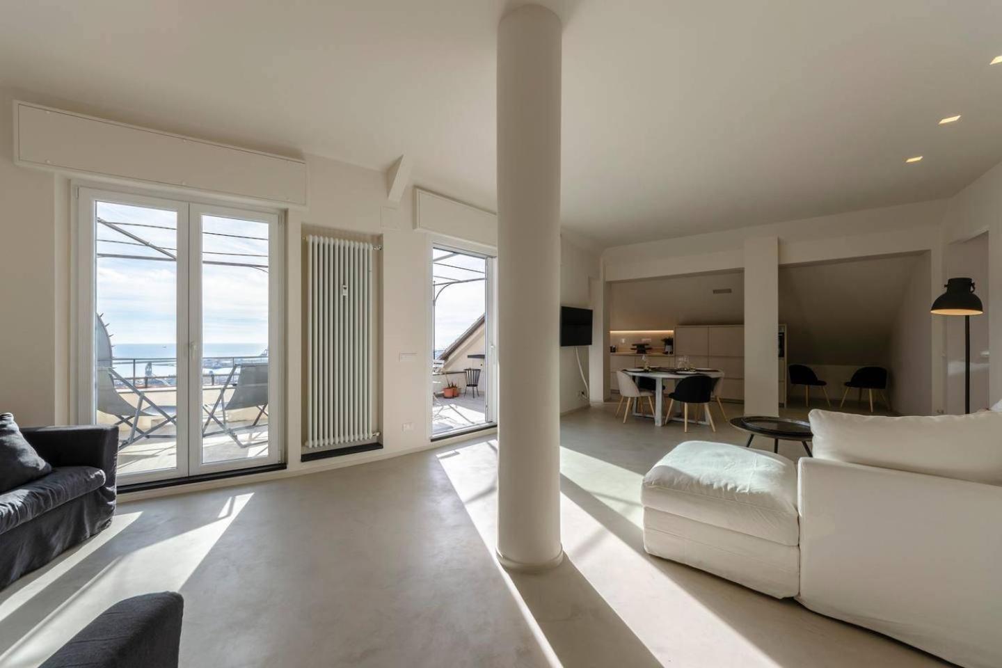 Joivy Exclusive Flat For 8, With Stunning City And Seaview Genua