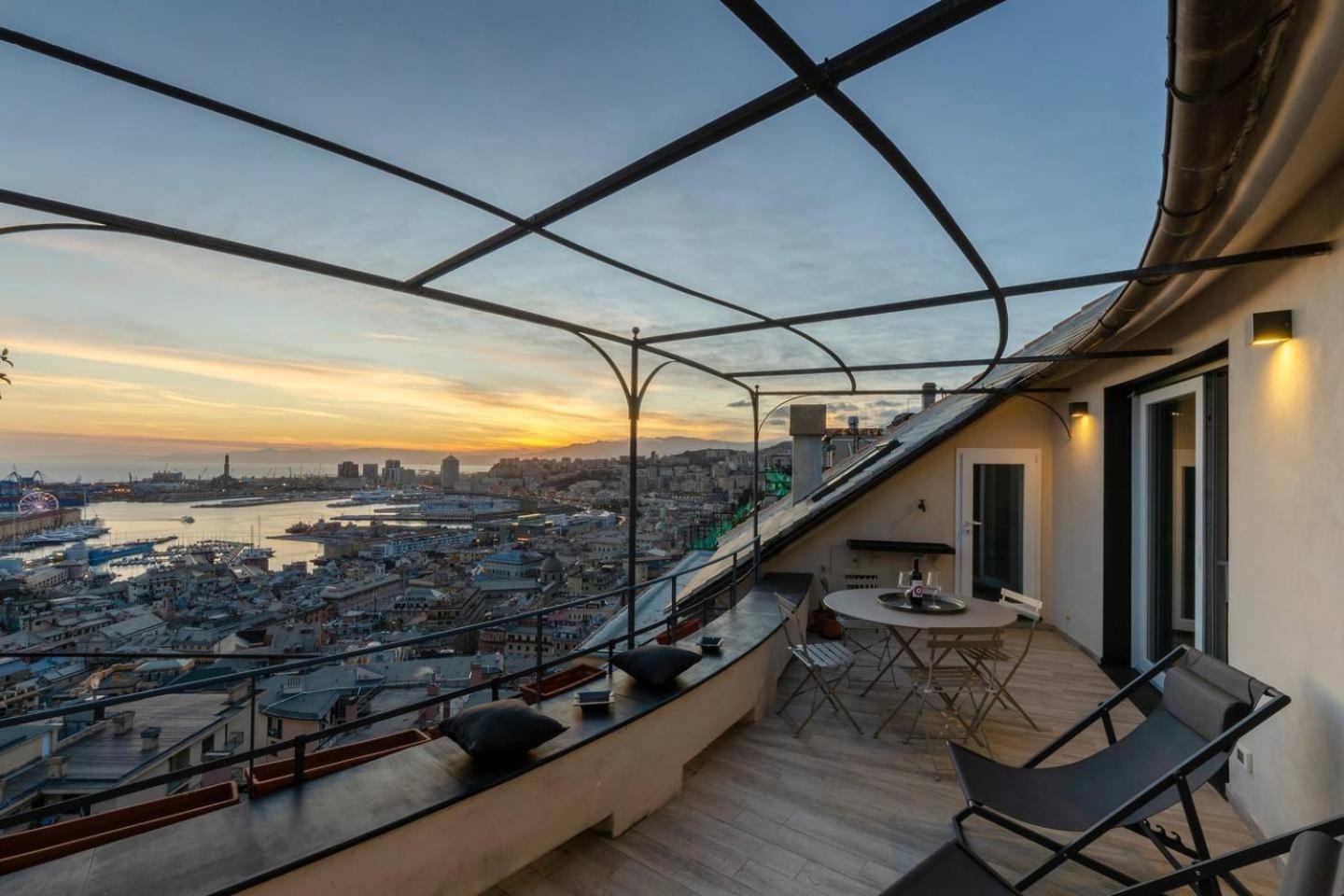 Appartamento Joivy Exclusive Flat For 8, With Stunning City And Seaview Genova
