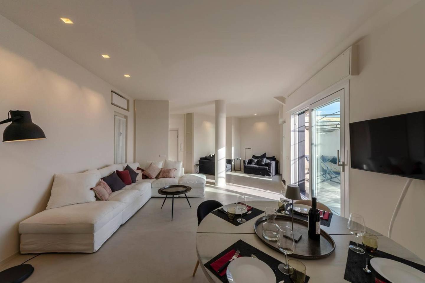 Appartamento Joivy Exclusive Flat For 8, With Stunning City And Seaview *