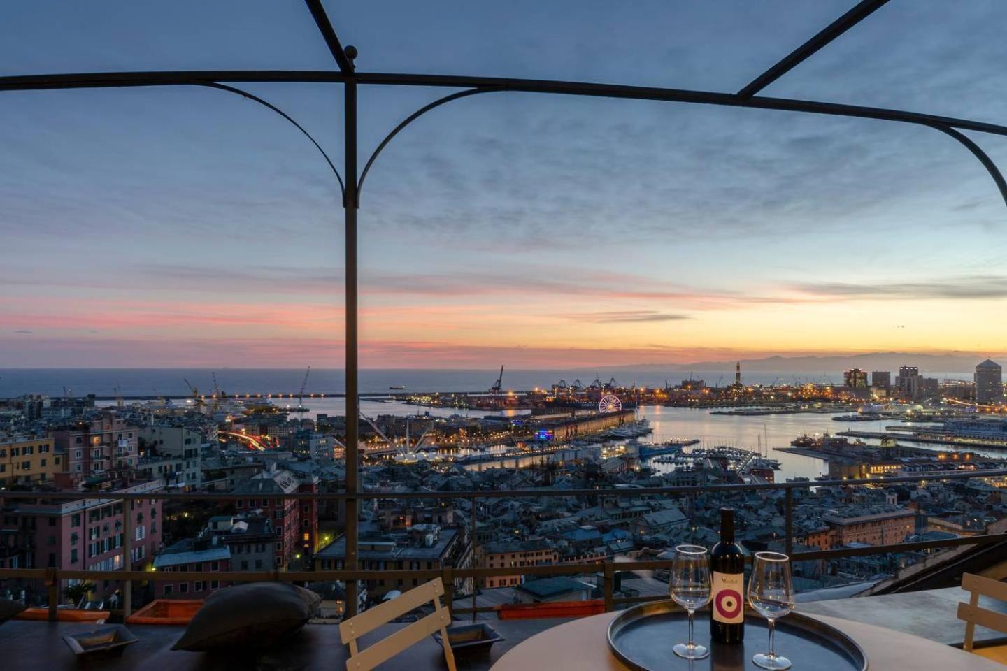 Apartment Joivy Exclusive Flat For 8, With Stunning City And Seaview