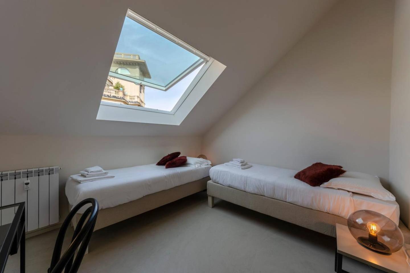Apartment Joivy Exclusive Flat For 8, With Stunning City And Seaview