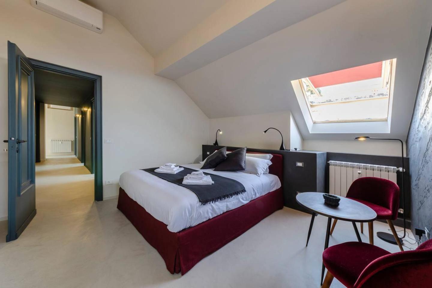Joivy Exclusive Flat For 8, With Stunning City And Seaview Genova