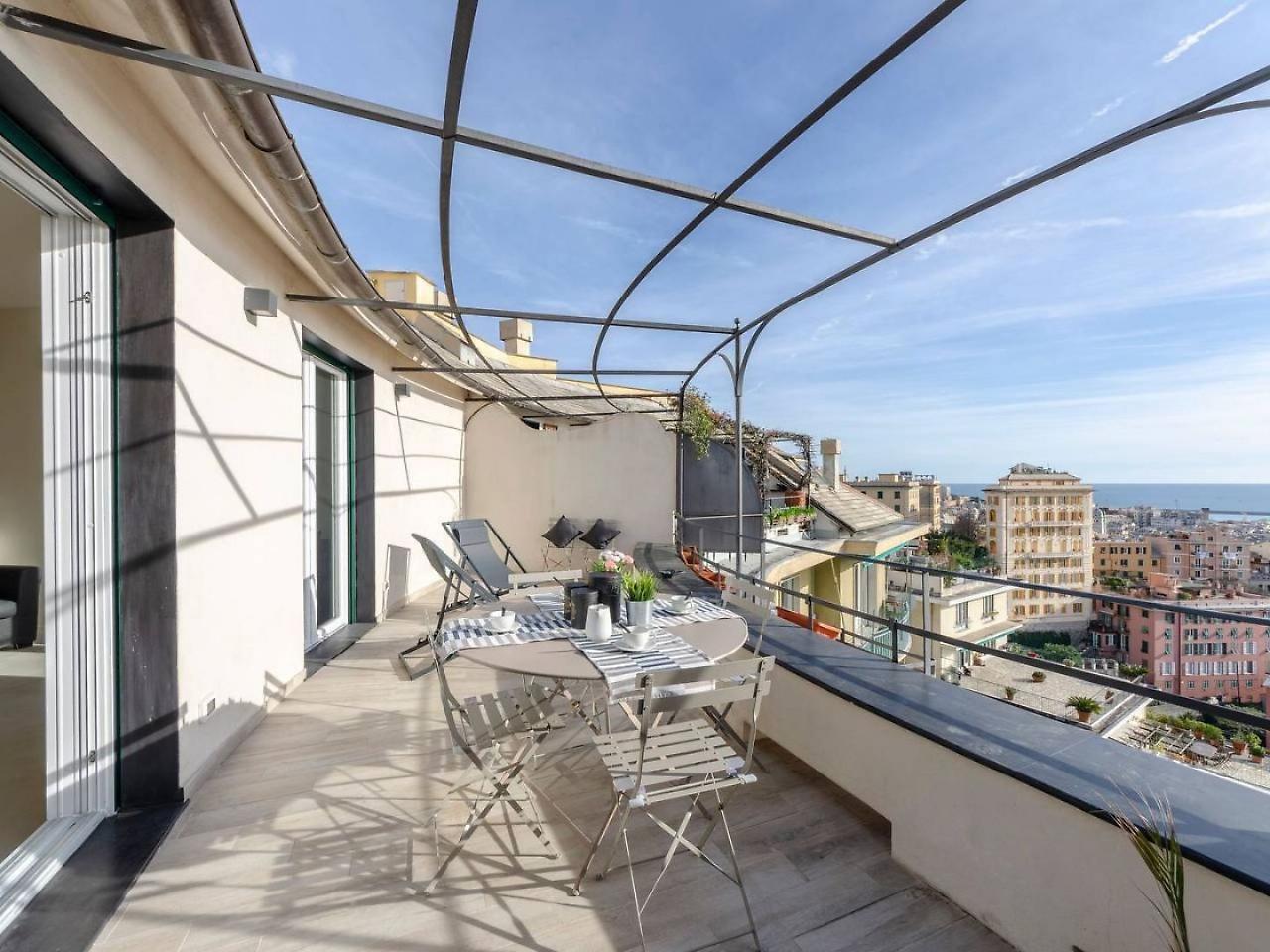 Joivy Exclusive Flat For 8, With Stunning City And Seaview Appartamento